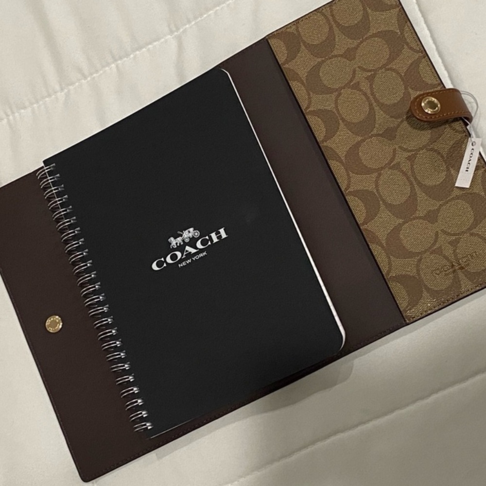 COACH notebook with Elegant Canvas and Leather Cover - Picture 9 of 12